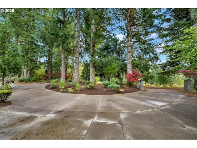 $899,900 | 18308 Northeast Neer Circle, Amboy, WA 98601