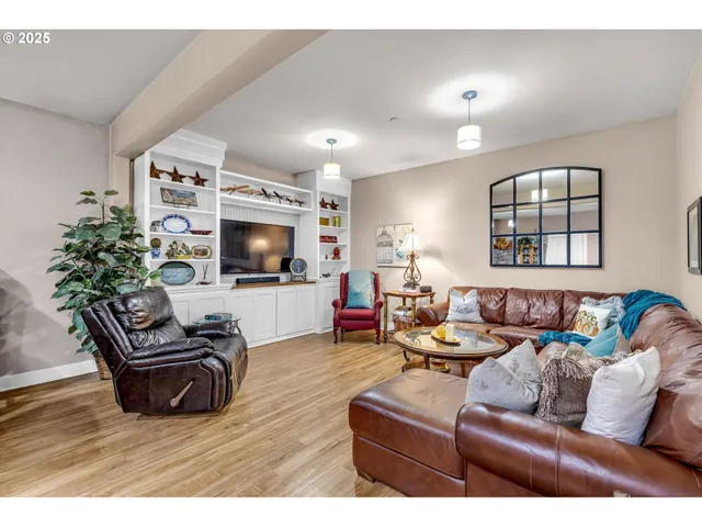 $899,900 | 18308 Northeast Neer Circle, Amboy, WA 98601