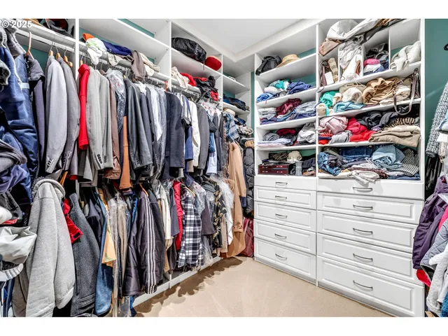 $899,900 | 18308 Northeast Neer Circle, Amboy, WA 98601