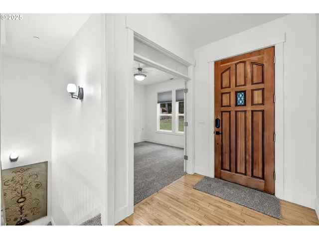 $899,900 | 18308 Northeast Neer Circle, Amboy, WA 98601