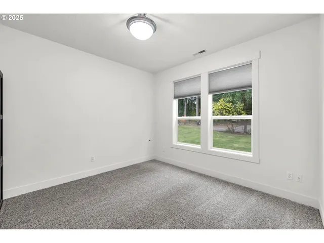 $899,900 | 18308 Northeast Neer Circle, Amboy, WA 98601