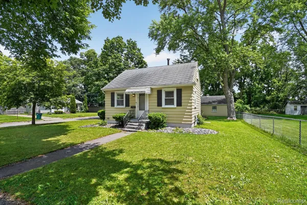 $115,000 | 3901 Lowcroft Avenue, Lansing, MI 48910