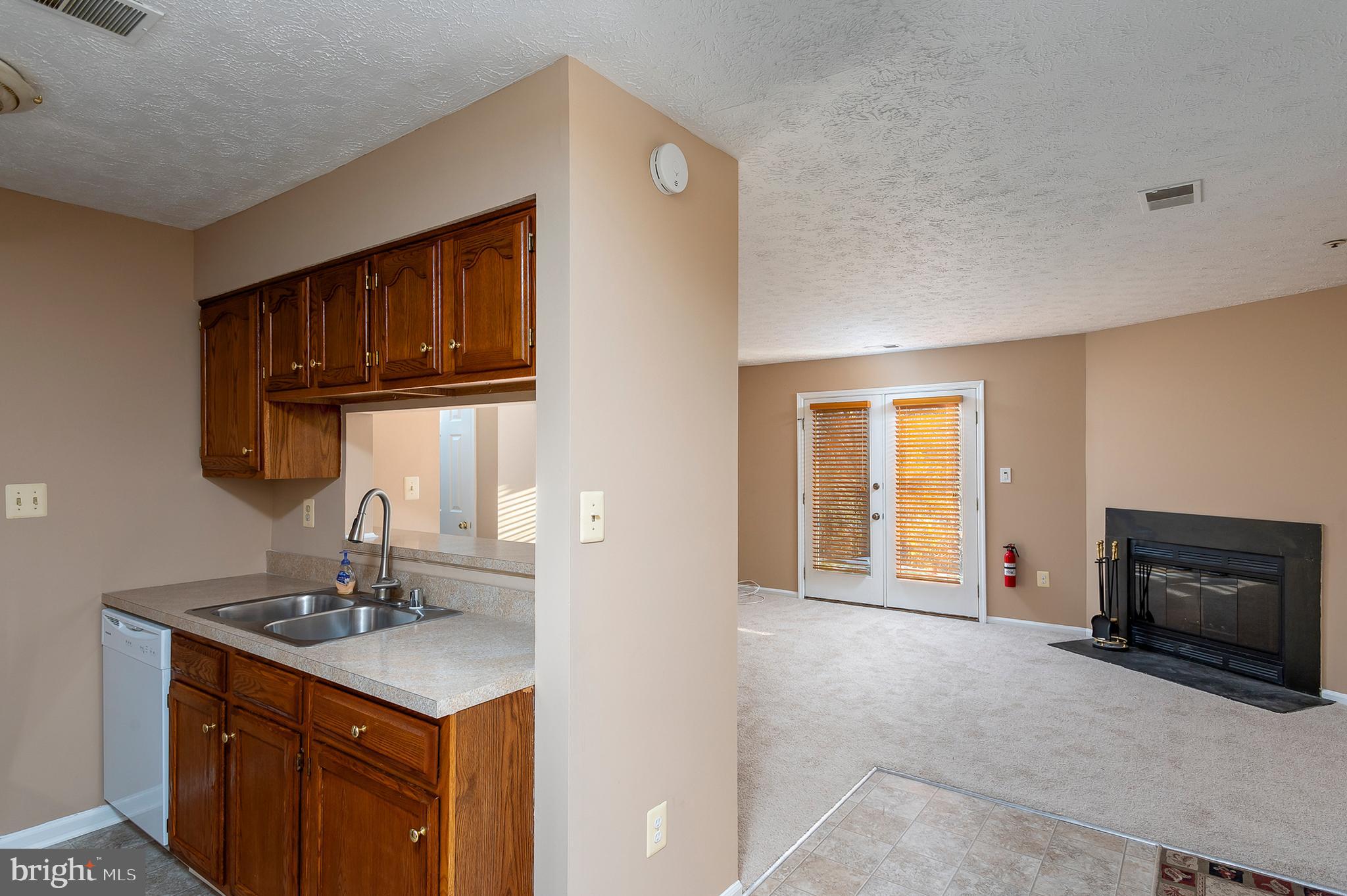 6435 Greenfield Road, Unit 1201 Elkridge, MD 21075 - Photo 8 of 19 Kitchen to Living Room