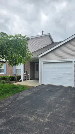 $249,900 | 324 Mulberry Court, Unit C2, Bartlett, IL 60103