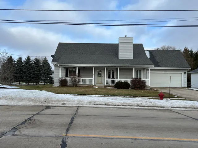 $339,900 | 4322 Menasha Avenue, Manitowoc, WI 54220