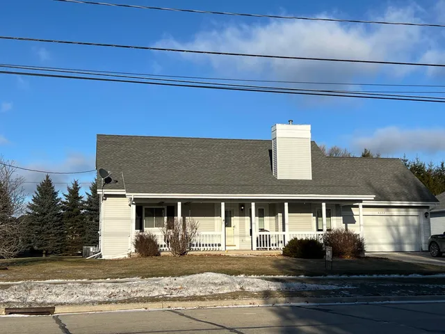 $339,900 | 4322 Menasha Avenue, Manitowoc, WI 54220