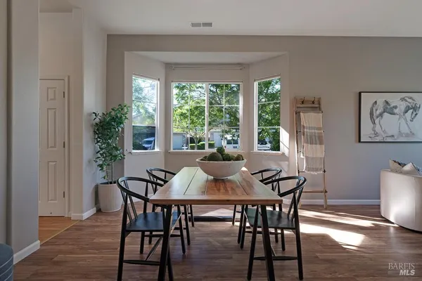 $1,098,000 | 956 Allen Street, Petaluma, CA 94954