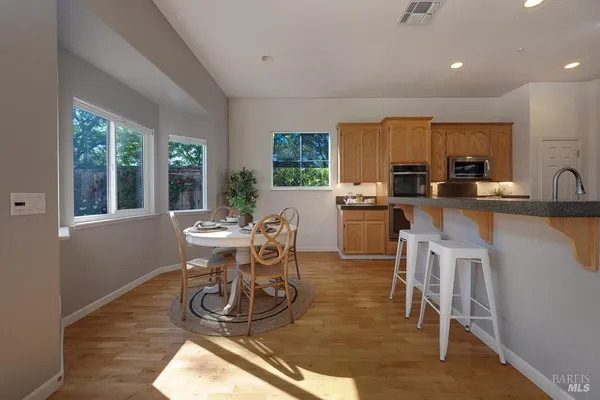 $1,098,000 | 956 Allen Street, Petaluma, CA 94954