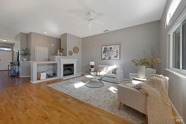 $1,098,000 | 956 Allen Street, Petaluma, CA 94954