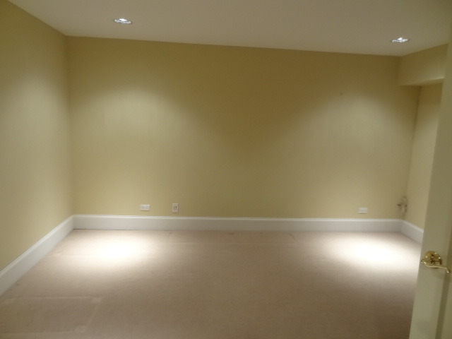 8 Ridge Road Highland Park, IL 60035 - Photo 13 of 20 an empty room with a window