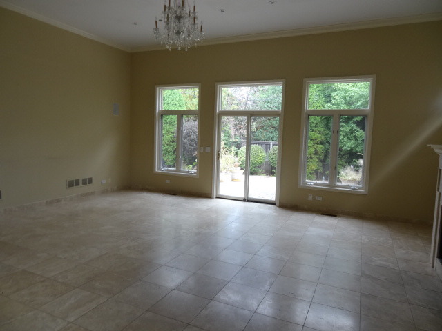 8 Ridge Road Highland Park, IL 60035 - Photo 7 of 20 a view of an empty room with a window