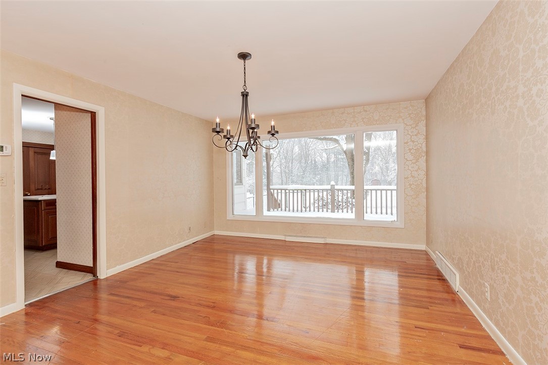28626 Edgedale Road Cleveland, OH 44124 - Photo 9 of 35 Gallery Image 9