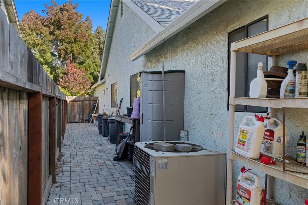23 Carriage Lane Chico, CA 95926 - Photo 40 of 41 a utility room with dryer and washer