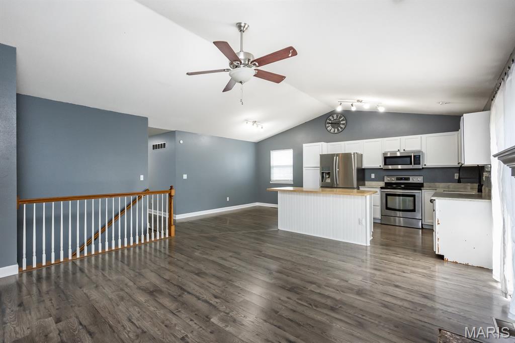 2130 Streamview Court O'Fallon, IL 62269 - Photo 3 of 32
