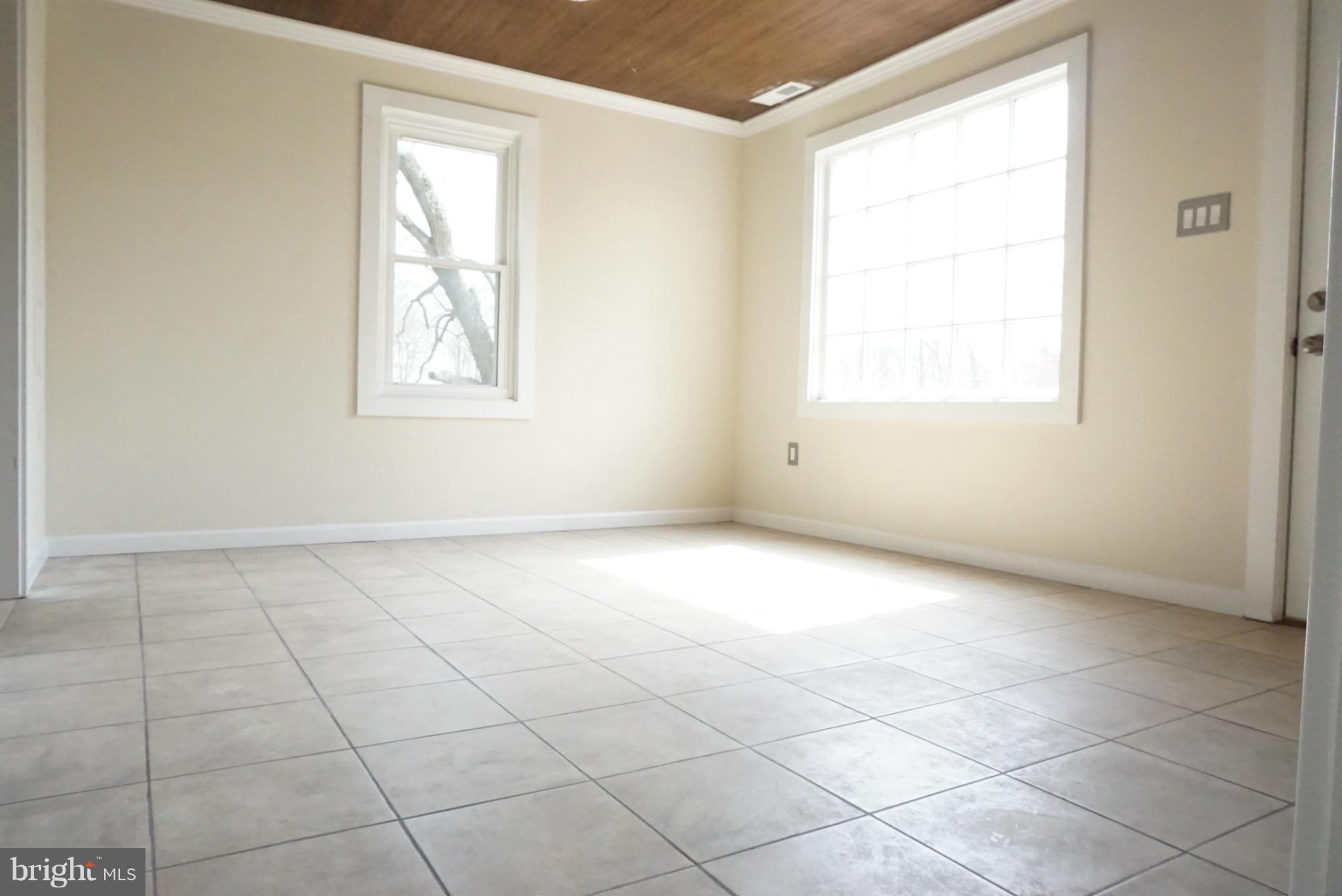11710 Vernon Road Waldorf, MD 20601 - Photo 10 of 21 Living Room