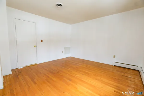 $2,500 | 1 Camelot Drive, Unit 2, Bloomfield, CT 06002