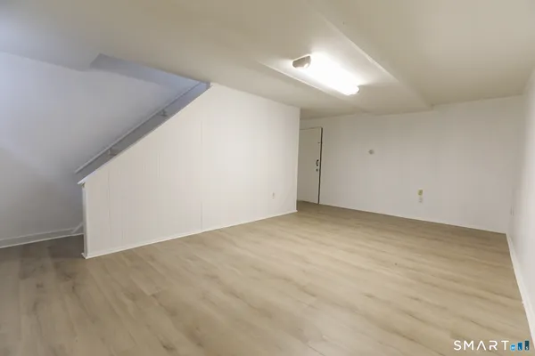 $2,500 | 1 Camelot Drive, Unit 2, Bloomfield, CT 06002