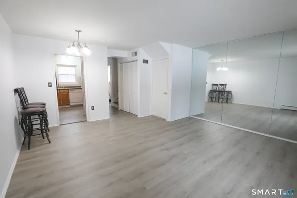 $2,500 | 1 Camelot Drive, Unit 2, Bloomfield, CT 06002