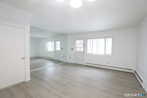 $2,500 | 1 Camelot Drive, Unit 2, Bloomfield, CT 06002