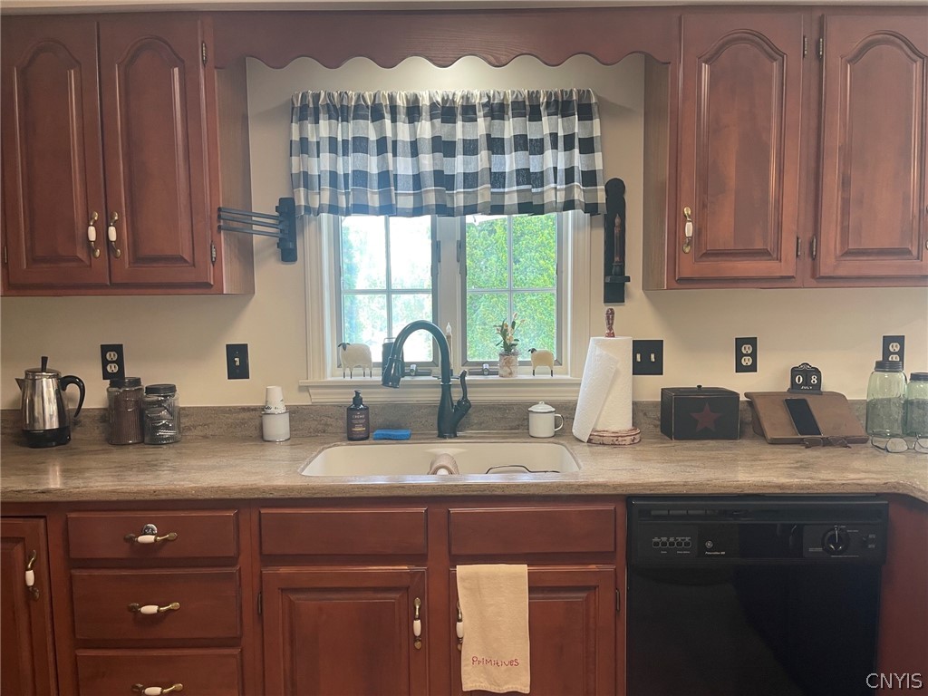 291 Betsinger Road Sherrill, NY 13461 - Photo 17 of 38 Cherry cabinets!