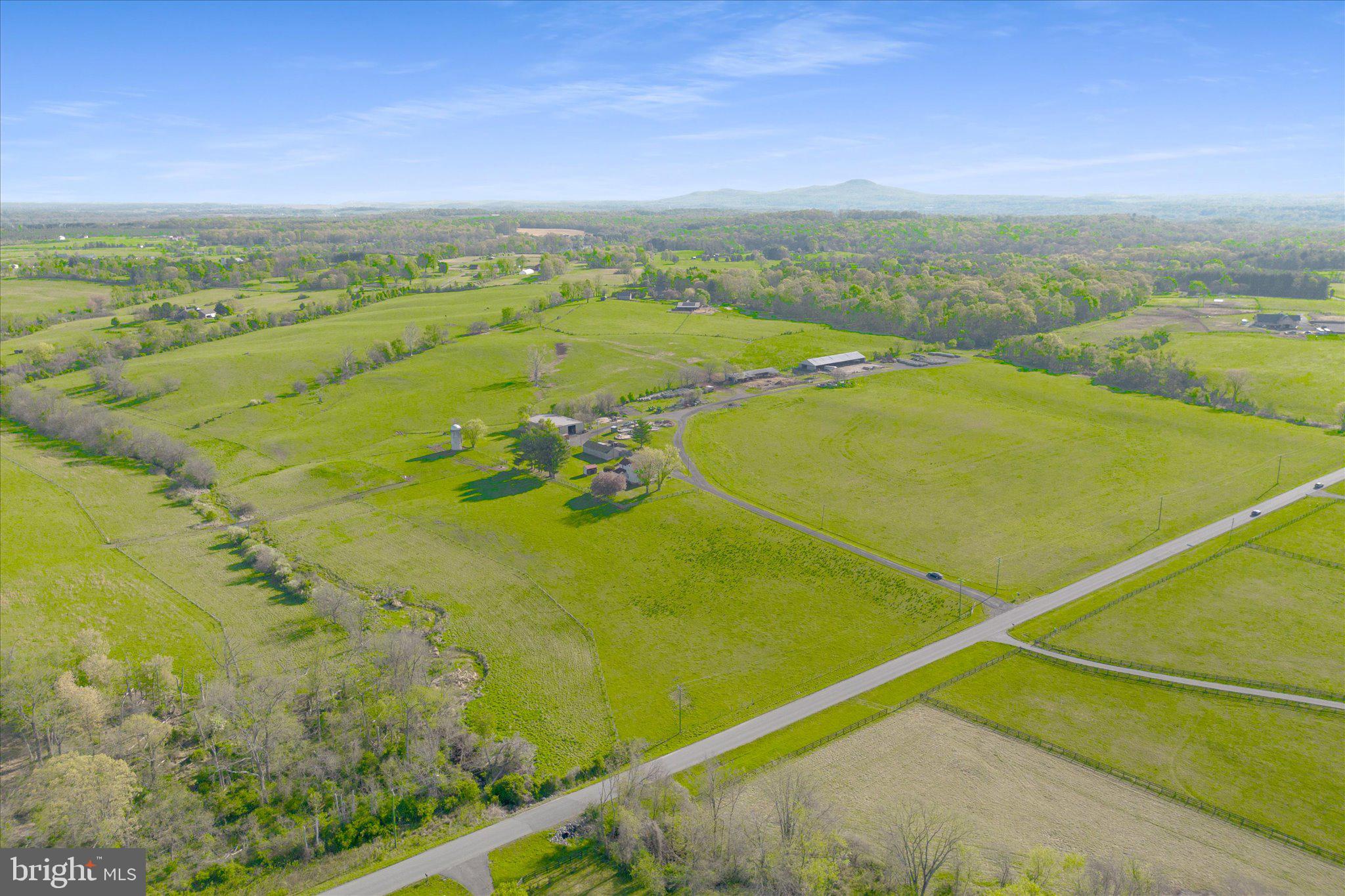42880 Spinks Ferry Road Leesburg, VA 20176 - Photo 3 of 43 a view of an ocean and beach