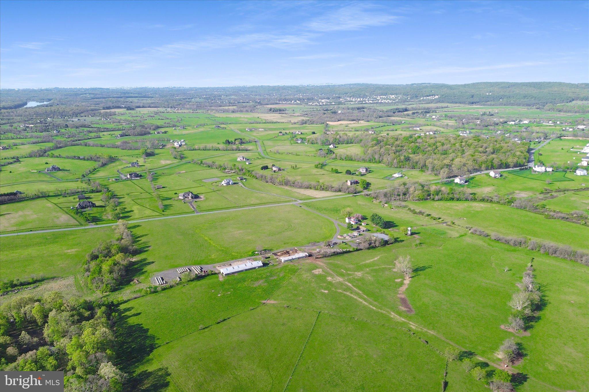 42880 Spinks Ferry Road Leesburg, VA 20176 - Photo 6 of 43 a view of a city