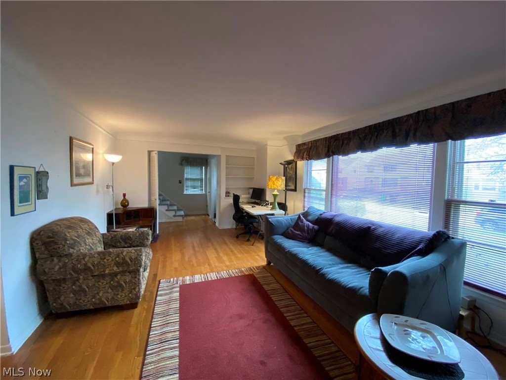 4116 Linnell Road Cleveland, OH 44121 - Photo 5 of 34 Gallery Image 5