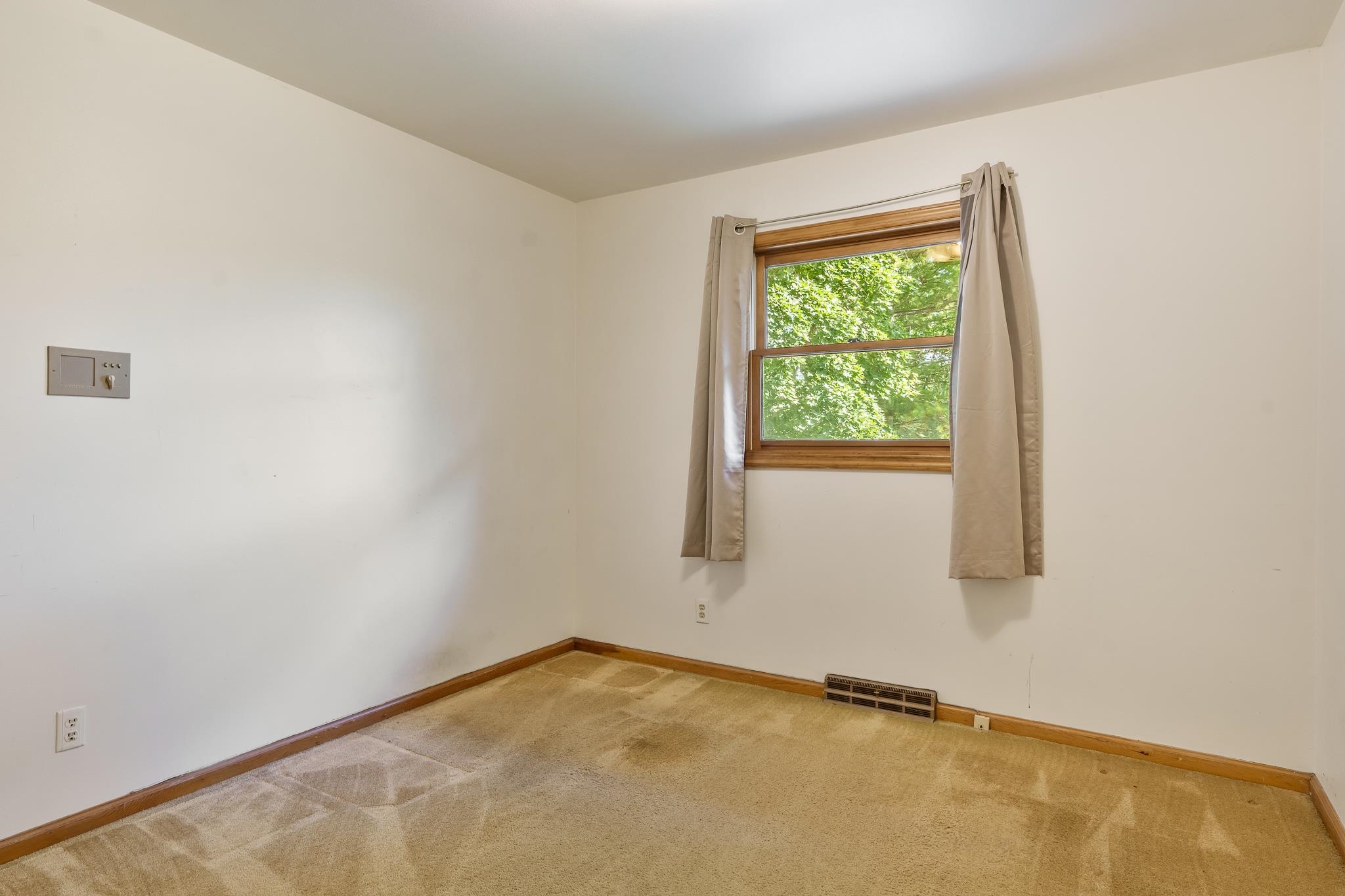 5537 Guilford Road Rockford, IL 61107 - Photo 33 of 46