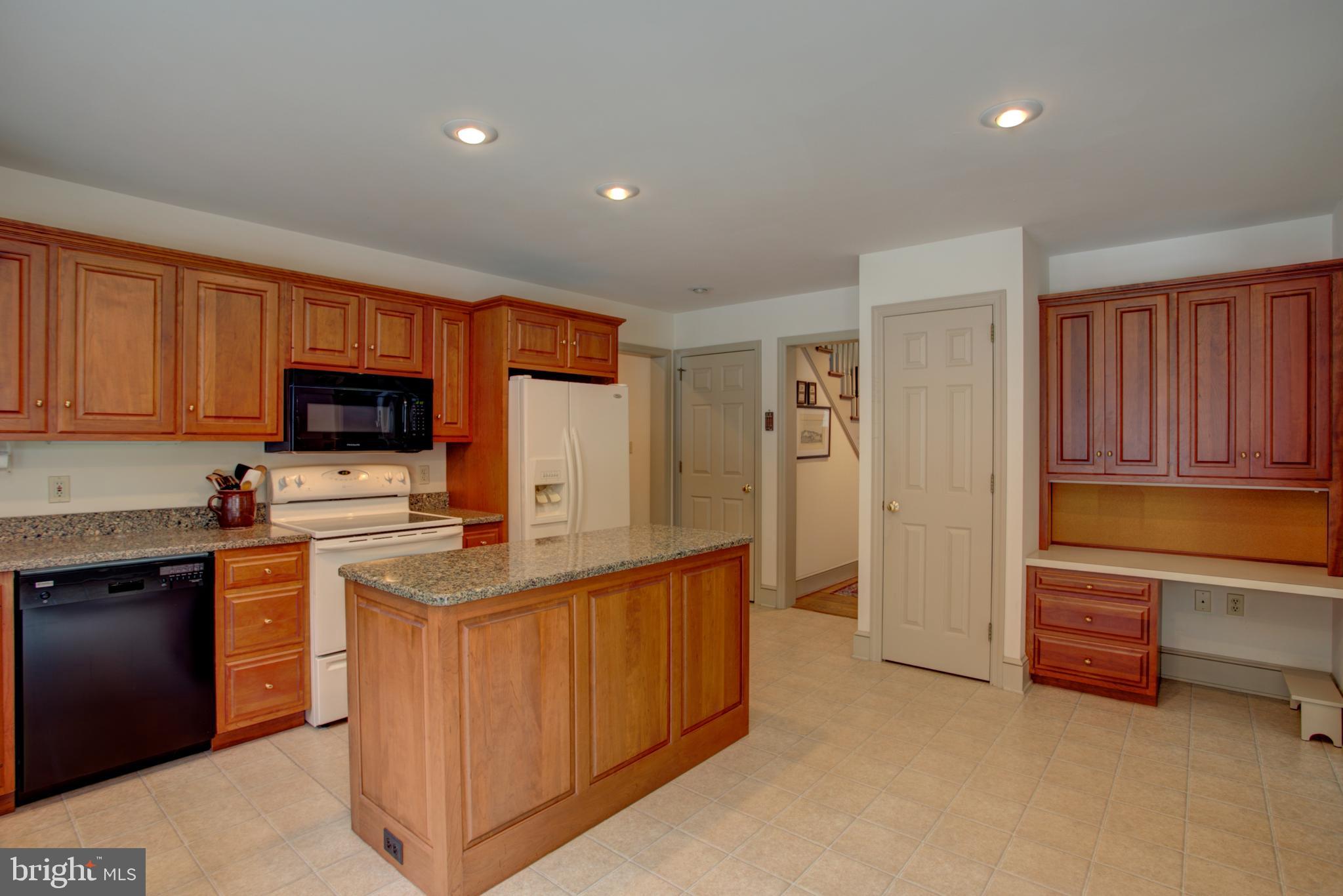 2960 Brookfield Road Lancaster, PA 17601 - Photo 9 of 36