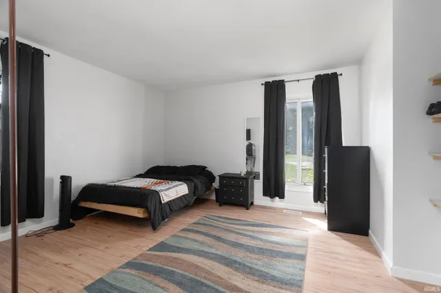 $220,000 | 808 East Pine Lane, Monticello, IN 47960