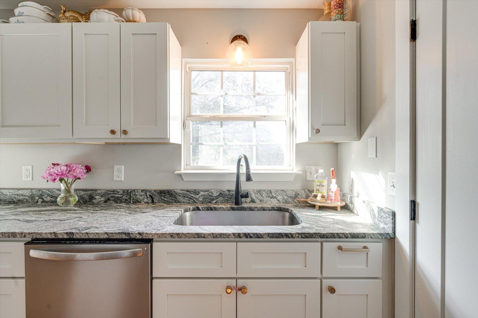 2104 Sims Street Chattanooga, TN 37406 - Photo 11 of 26 10-2104 Sims St-10