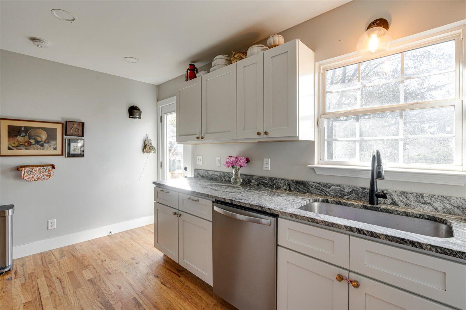 2104 Sims Street Chattanooga, TN 37406 - Photo 12 of 26 11-2104 Sims St-11