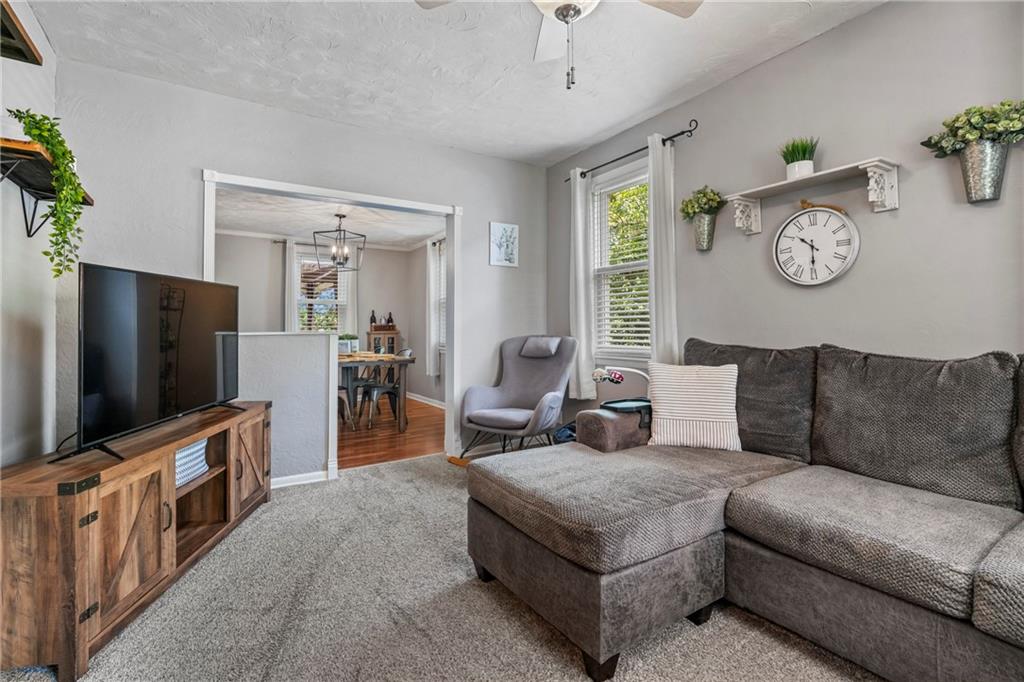 41 Herbst Road Coraopolis, PA 15108 - Photo 4 of 25 Gallery Image 4