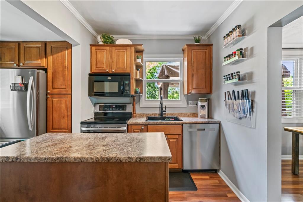 41 Herbst Road Coraopolis, PA 15108 - Photo 8 of 25 Gallery Image 8