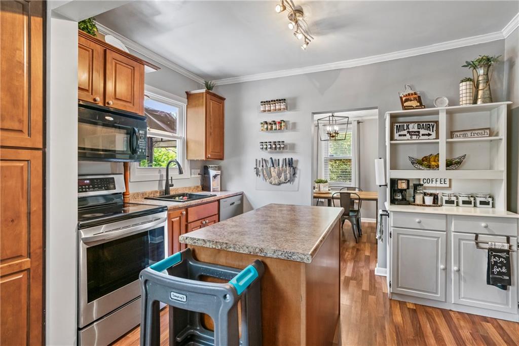 41 Herbst Road Coraopolis, PA 15108 - Photo 9 of 25 Gallery Image 9
