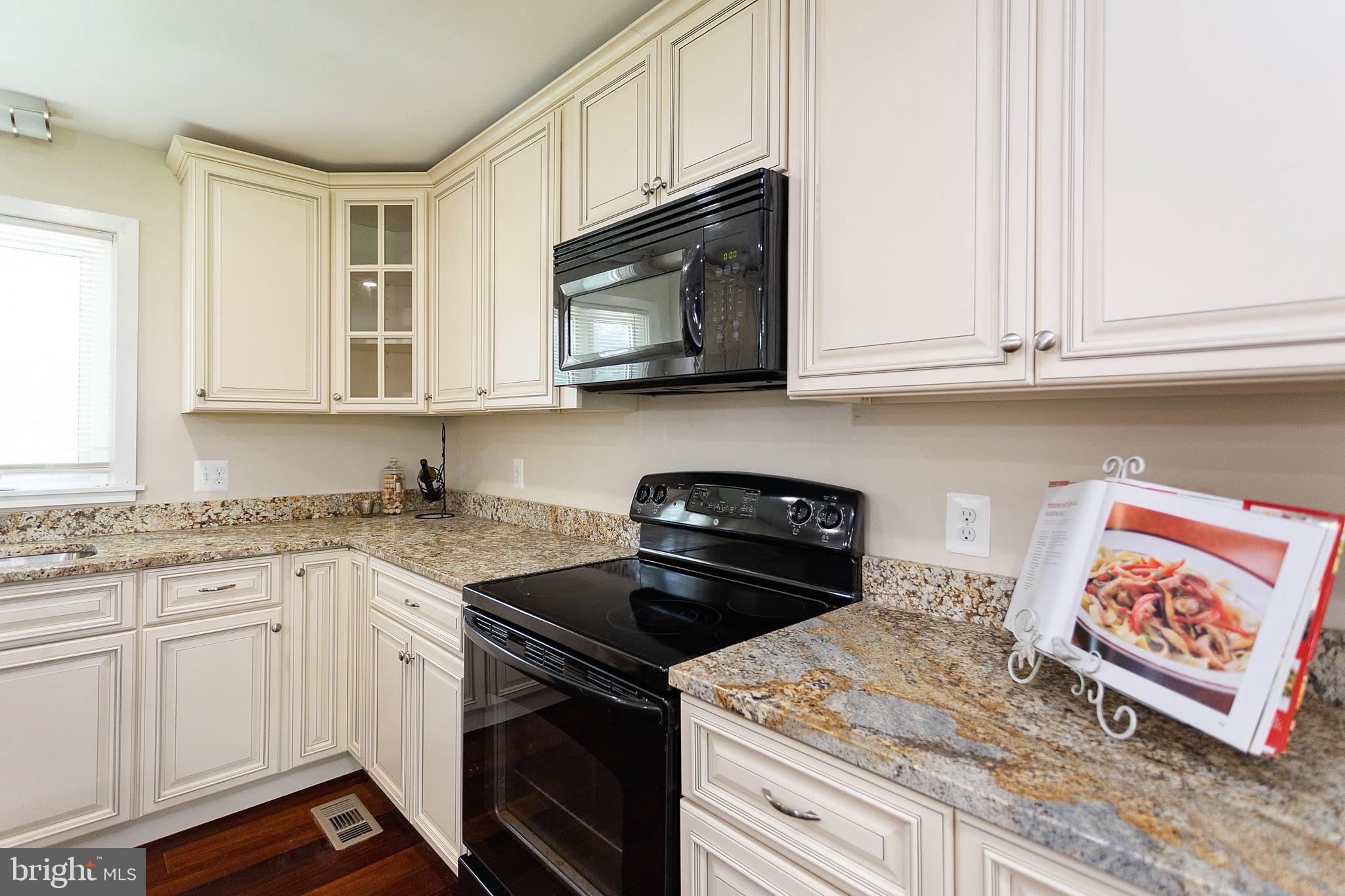 124 Dutrow Road Westminster, MD 21157 - Photo 10 of 38 Kitchen