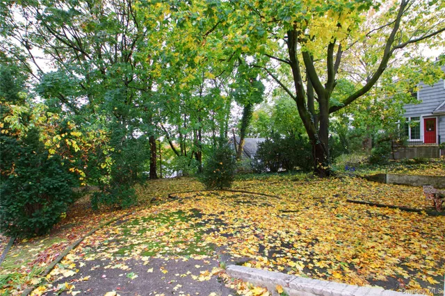 $1,089,000 | 414 Hunt Lane, Manhasset, NY 11030