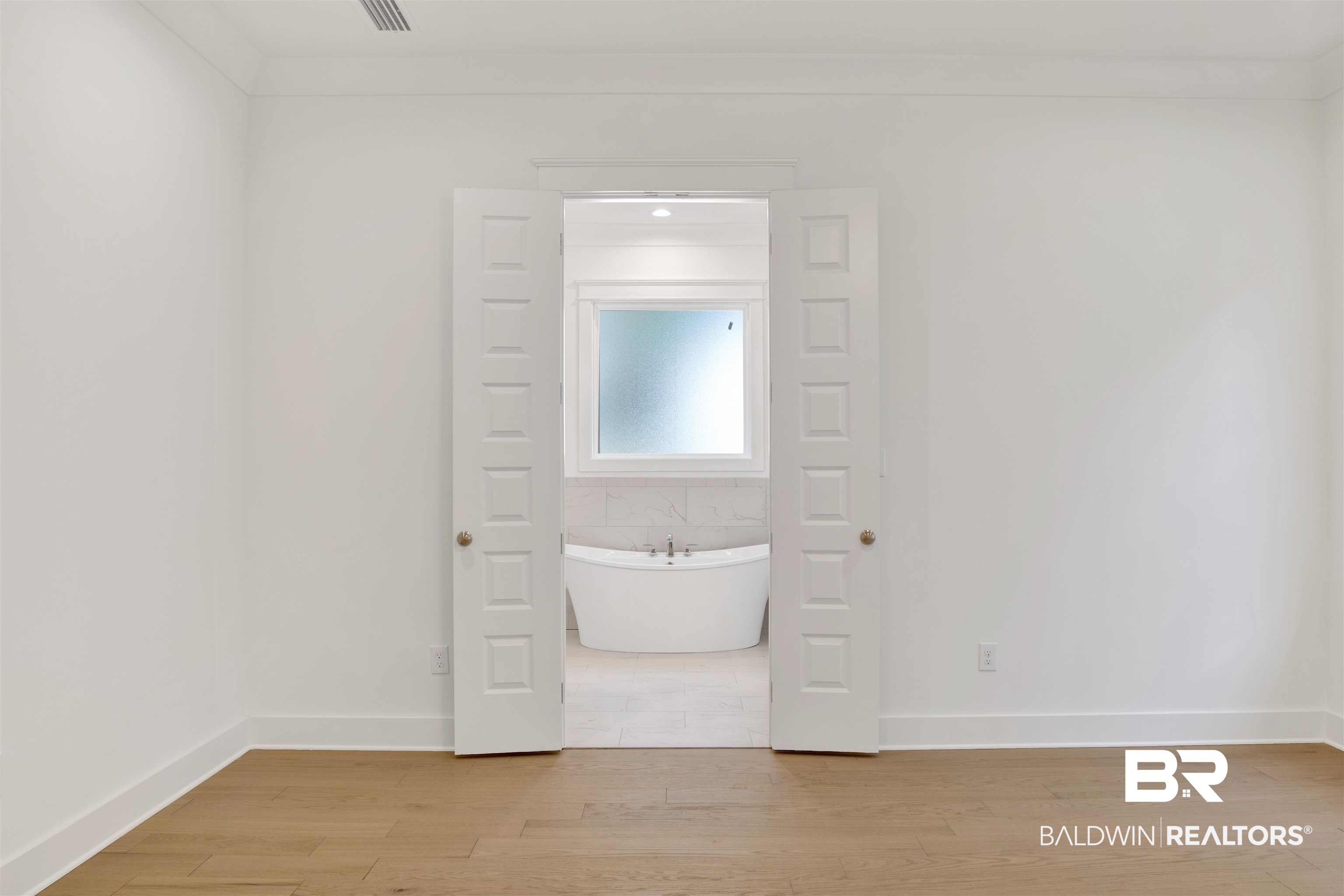 5 Long Leaf Circle Fairhope, AL 36532 - Photo 22 of 44 Interior space featuring crown molding and light hardwood / wood-style floors