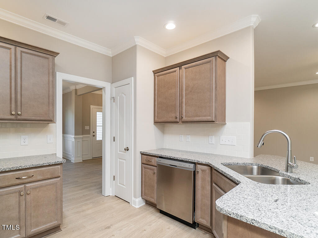 2074 Burch Bridge Road Burlington, NC 27217 - Photo 9 of 25 Kitchen