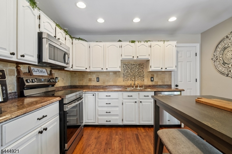 22 Summit Road Oak Ridge, NJ 07438 - Photo 9 of 32