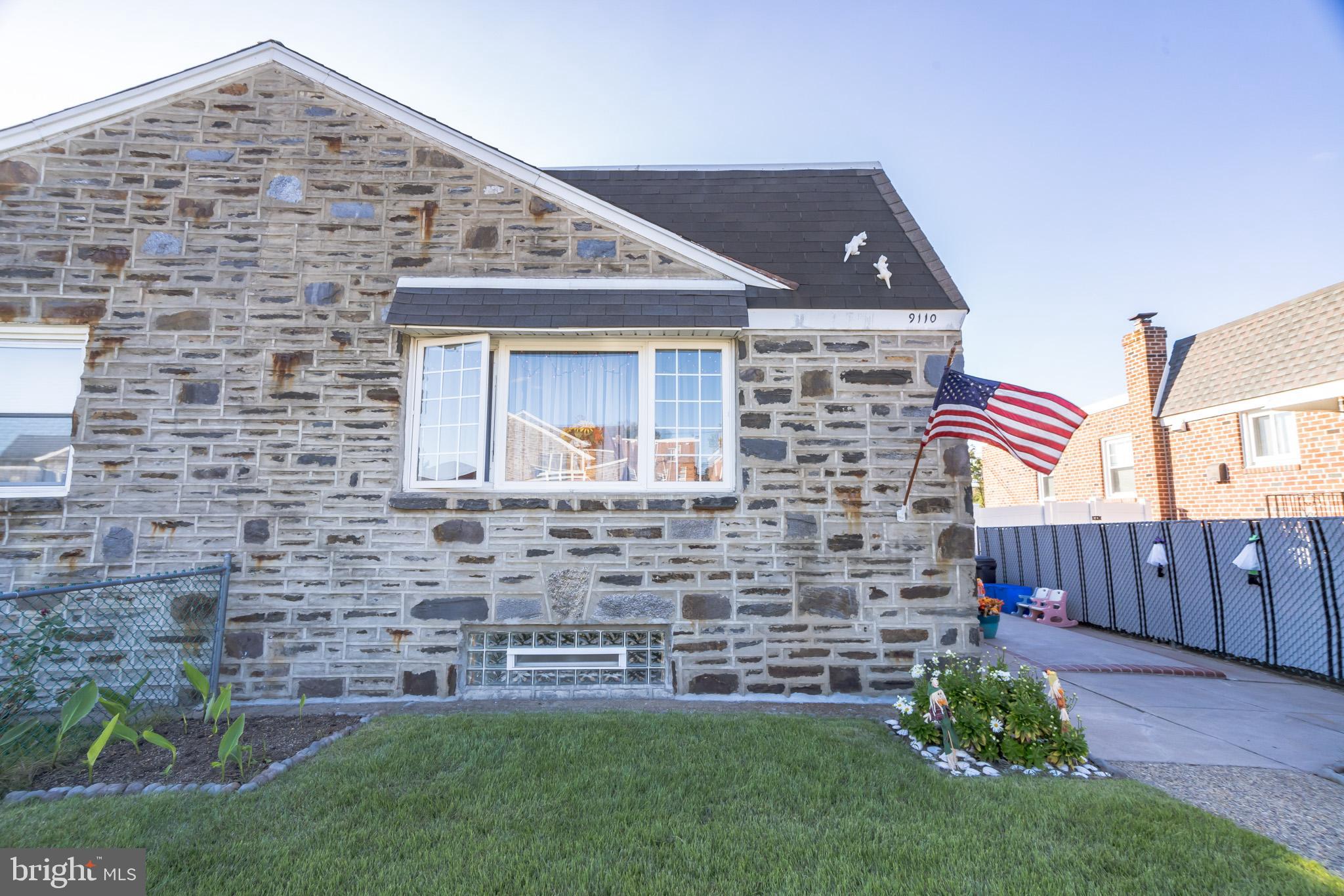9110 Woodenbridge Road Philadelphia, PA 19136 - Photo 2 of 30 Gallery Image 2
