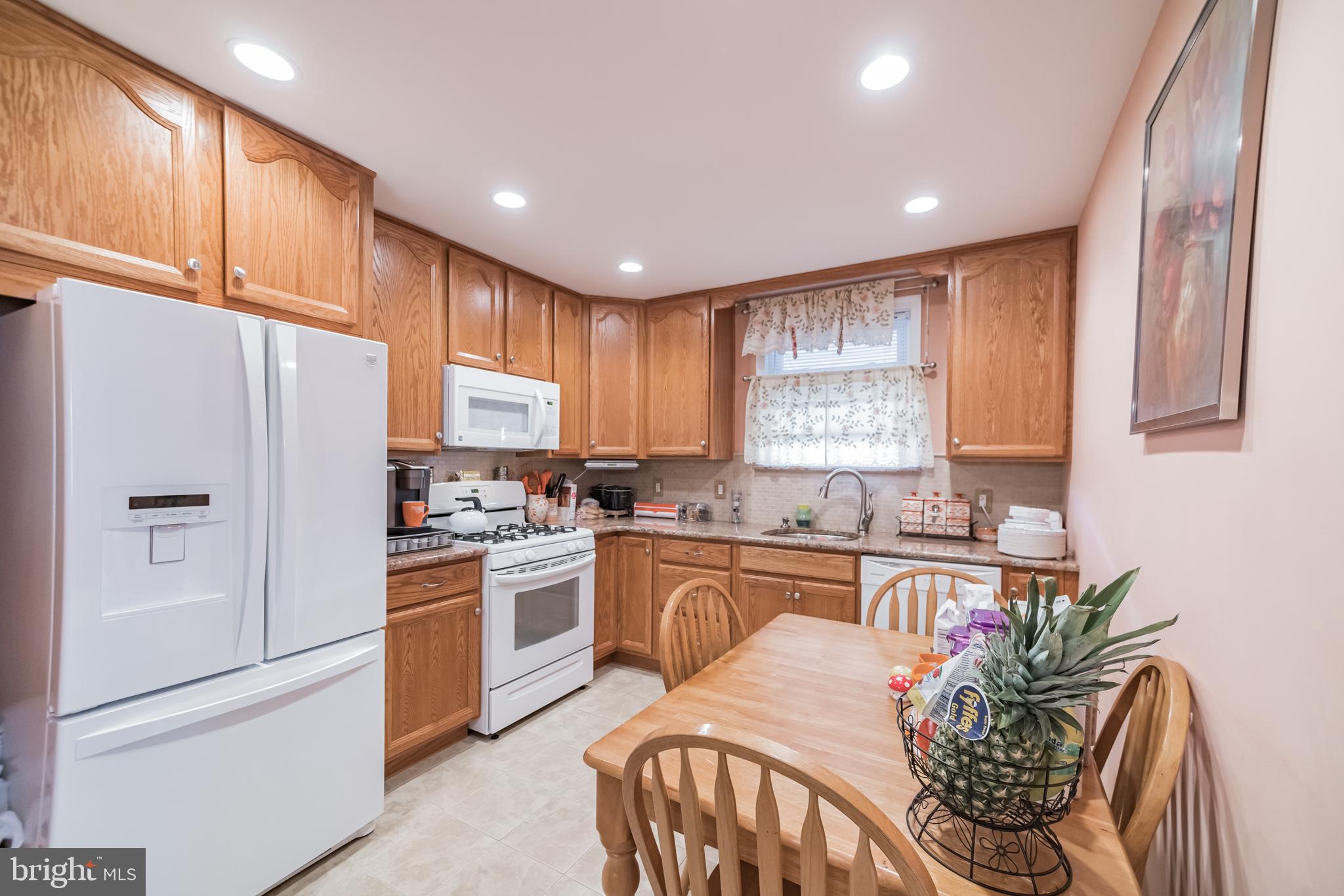 9110 Woodenbridge Road Philadelphia, PA 19136 - Photo 11 of 30 Gallery Image 11