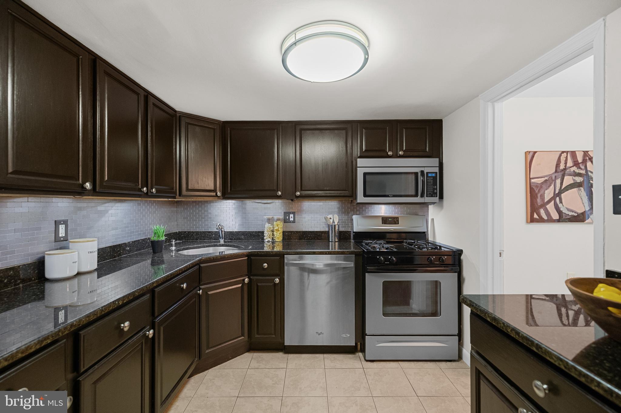 1556 Northgate Square, Unit 12B Reston, VA 20190 - Photo 8 of 29 Gallery Image 8