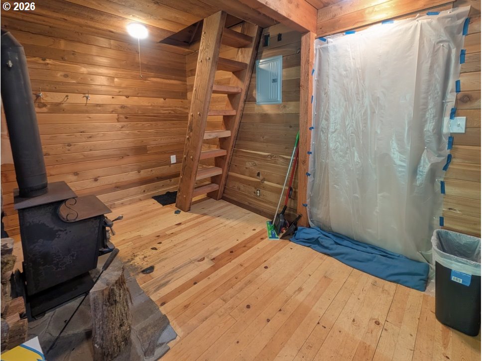 30460 Road 12 Rhododendron, OR 97049 - Photo 13 of 29 a view of small space