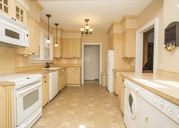 175 Bay State Road Rehoboth, MA 02769 - Photo 10 of 29 Gallery Image 10