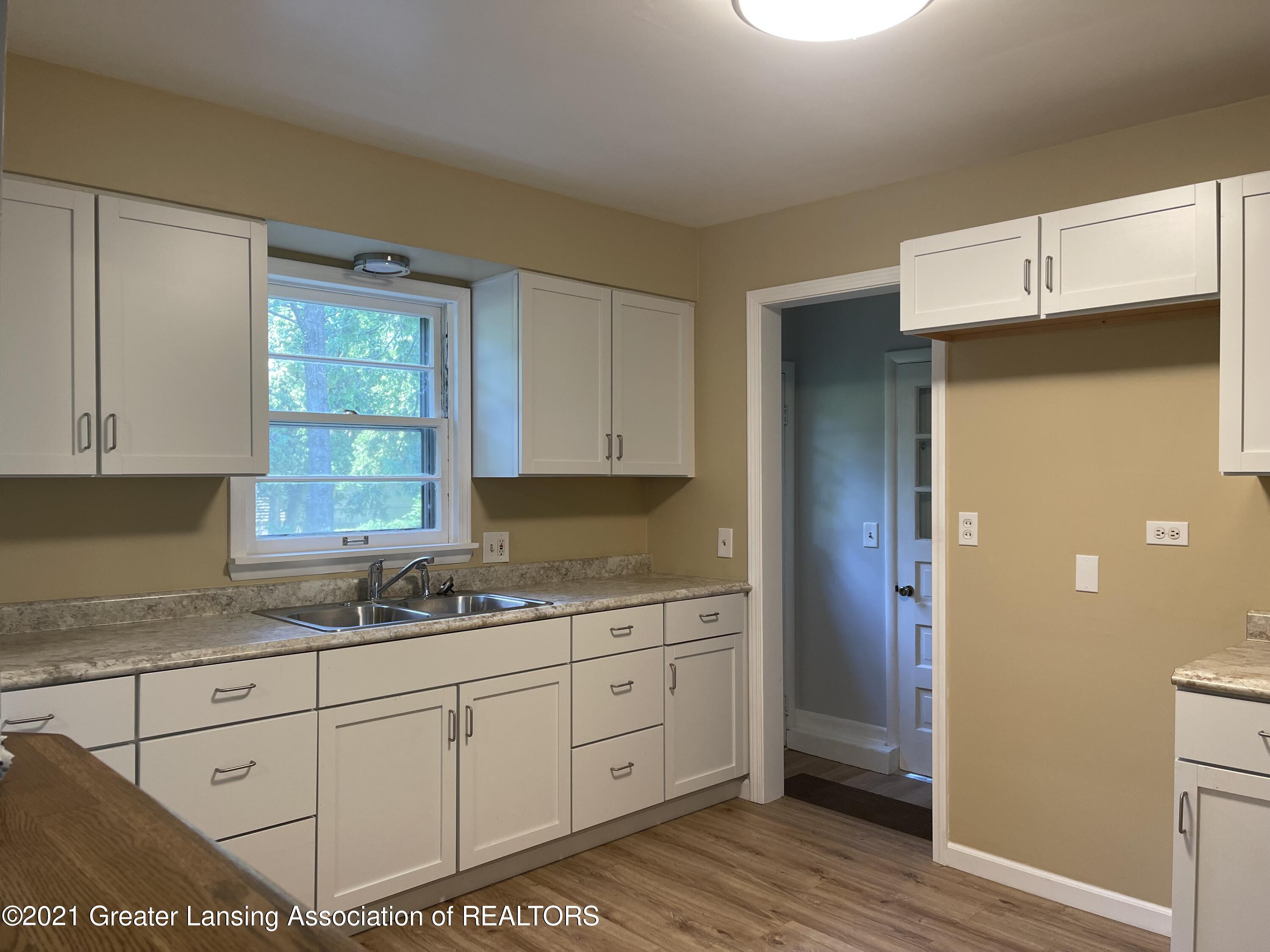 1253 East State Road Lansing, MI 48906 - Photo 6 of 32 IMG_6909