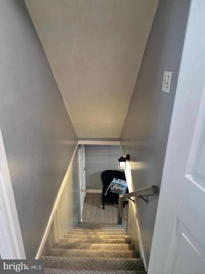 1407 Adamsview Road Baltimore, MD 21228 - Photo 15 of 40 a view of entryway and kitchen