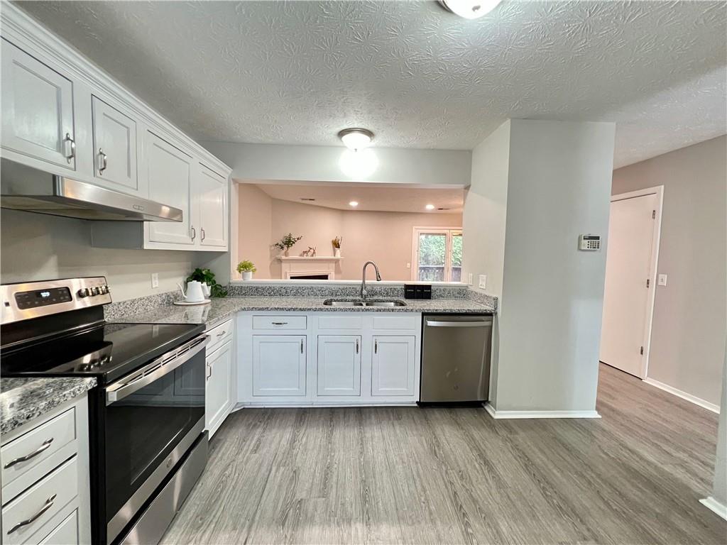 1502 Queen Anne Court Atlanta, GA 30350 - Photo 4 of 21