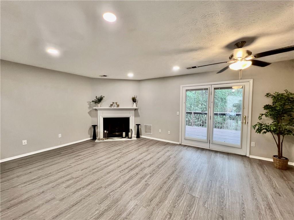 1502 Queen Anne Court Atlanta, GA 30350 - Photo 5 of 21