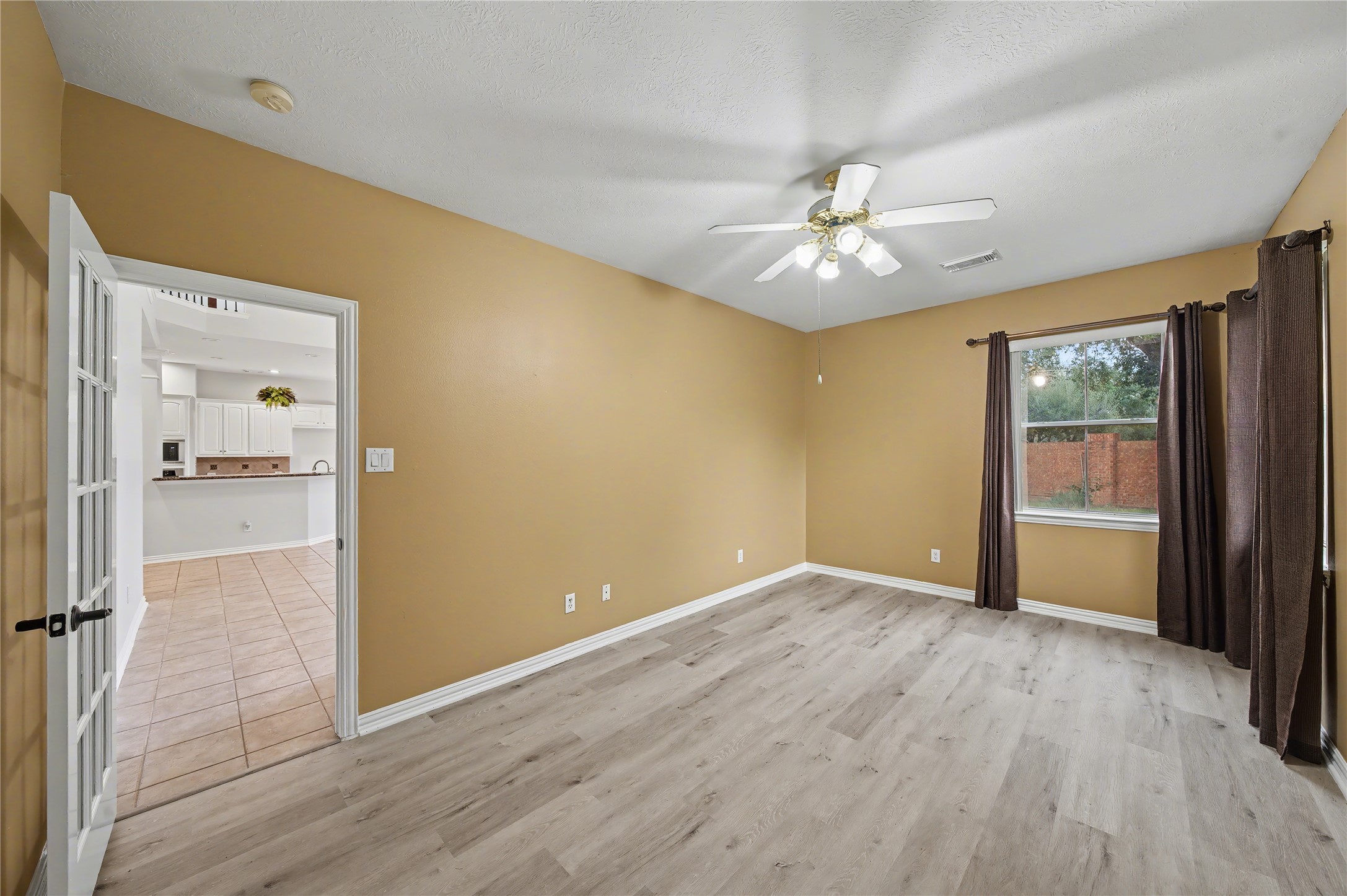 5403 Emerald Pointe Lane Sugar Land, TX 77479 - Photo 28 of 50 a view of an empty room with a window